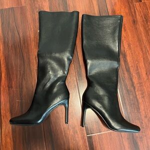 Knee hight black boots